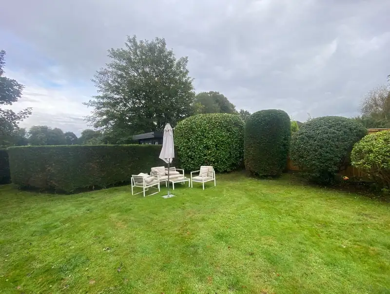 Trimming garden hedges back into shape, Lindfield (photo 2 of 2)